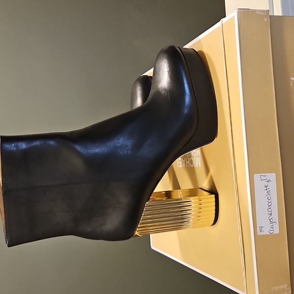 Michael Kors Elegant Black Women's Boots - Picture 2 of 7